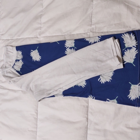 Top - Picture 2 of 2